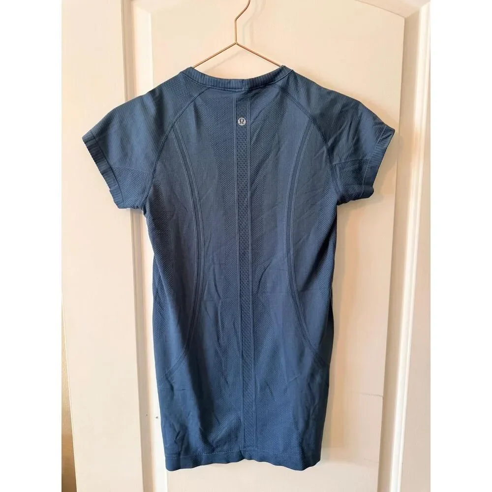 Lululemon Women's Blue Swiftly T-shirt - Picture 4 of 6